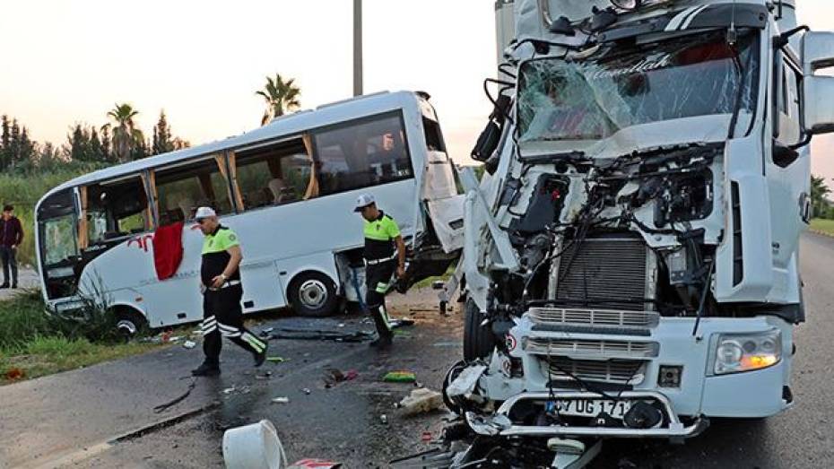 В ДТП с автобусом в Турции пострадали 13 туристов из России