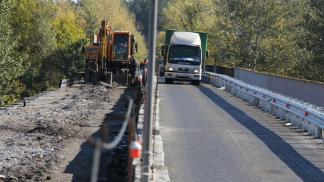 В Новохоперске открыли движение по отремонтированной полосе на мосту через Хопер