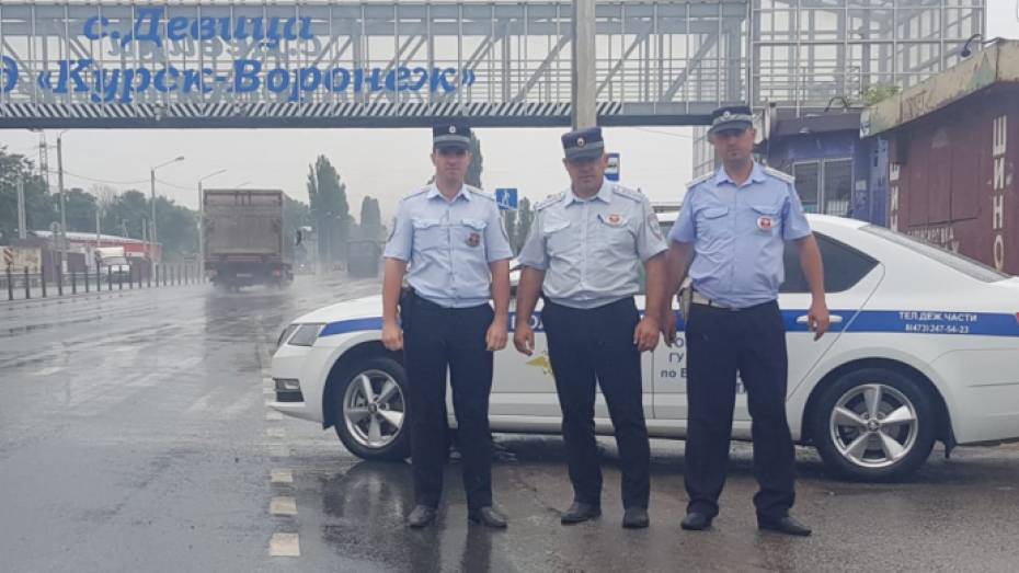 В Воронежской области сотрудники ДПС спасли мужчину от анафилактического шока