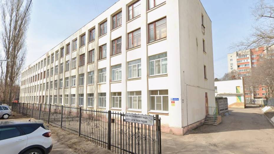 «Кричала, что будет резать учителя»: появилось видео из воронежской школы, в которую с ножом пришла ученица