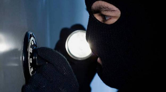 В Лискинском районе из магазина «Магнит» похитили сейф