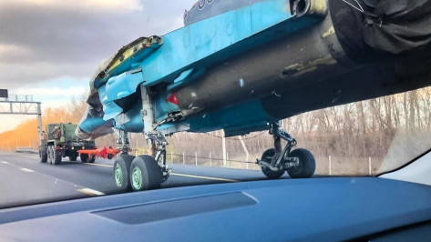 Американское СМИ удивил «летящий» по воронежской трассе бомбардировщик Су-34