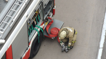 В Воронеже загорелась газовая труба на улице Студенческой
