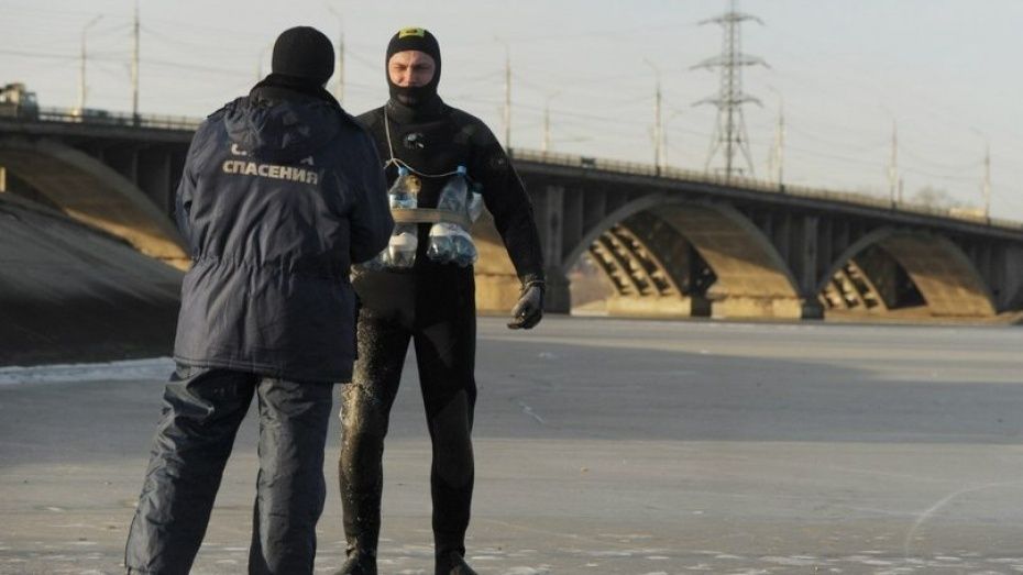 Спасатели спугнули подростка с кромки льда Воронежского водохранилища