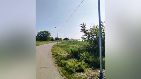 В лискинском селе Почепское осветили опасный участок дороги