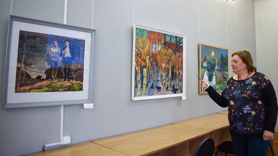 В Лисках открылась выставка воронежских художников-фронтовиков