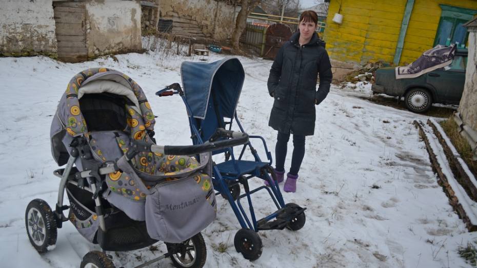 Многодетной матери из Воробьевского района, воспитывающей ребенка с ДЦП, оказали помощь
