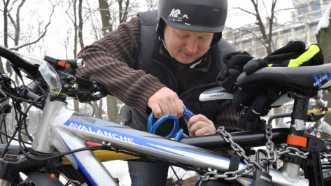 Москвичи заинтересовались опытом установки велопарковок в Воронеже