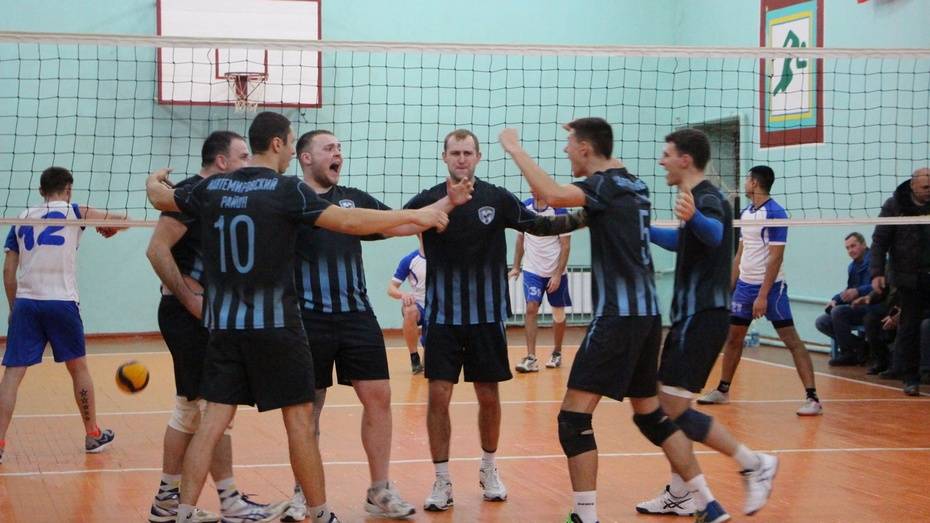 Кантемировцы стали бронзовыми призерами турнира по волейболу в ЛНР