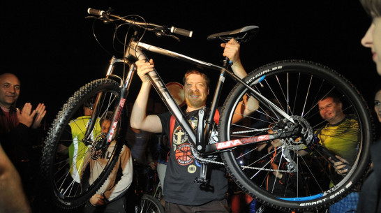 «Губернаторский» велосипед на Велоночи выиграл фотограф из Воронежа