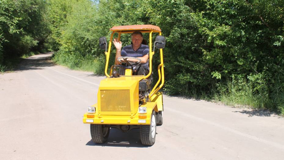 Житель петропавловского села Старая Криуша собрал мини-трактор из подручных материалов
