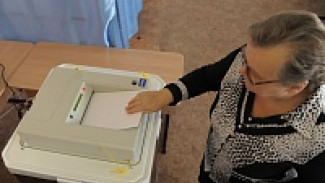 Алексей Гордеев лидирует на выборах губернатора Воронежской области после обработки 27% бюллетеней