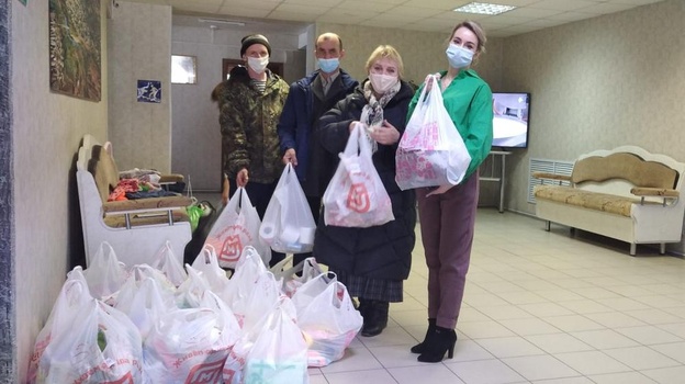 Петропавловцы собрали гуманитарную помощь эвакуированным из Донбасса