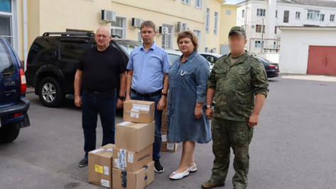Лискинцы отправили участникам СВО медикаменты, масксети и продукты