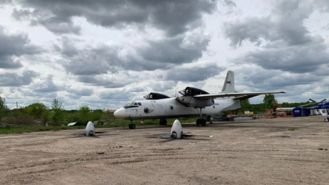 В Воронеже за 16 млн рублей продают транспортный самолет Ан-32