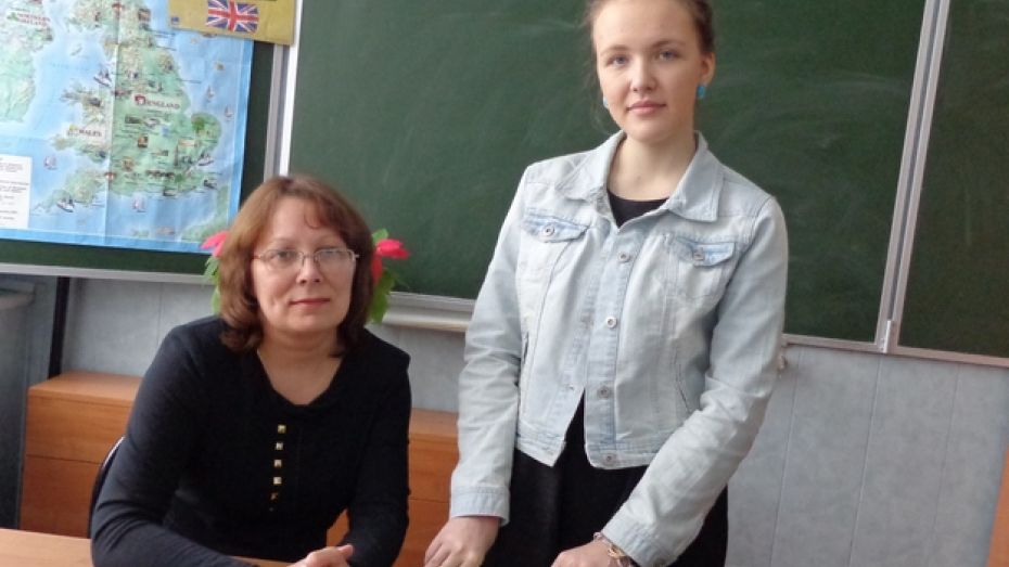 Репьевская школьница победила в областном конкурсе юных переводчиков