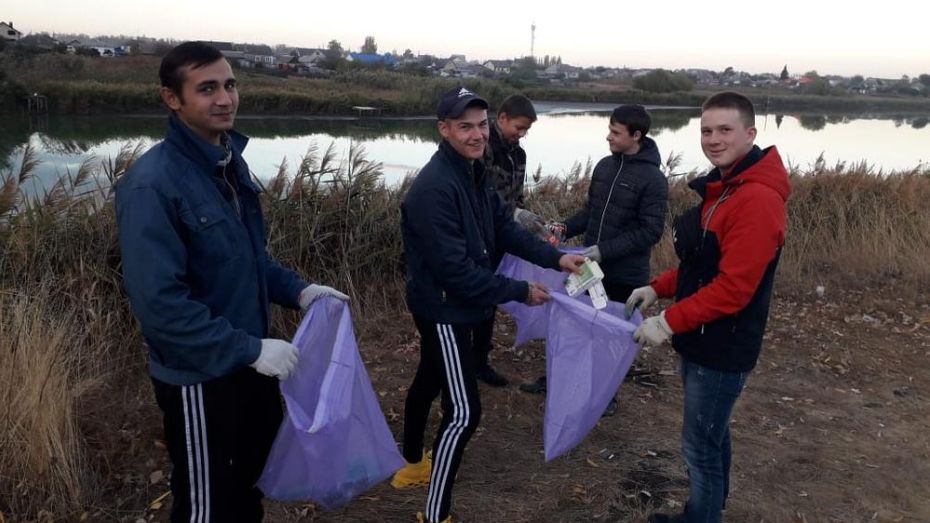 Каширские активисты позвали земляков собрать мусор на обмелевших берегах реки Хворостань