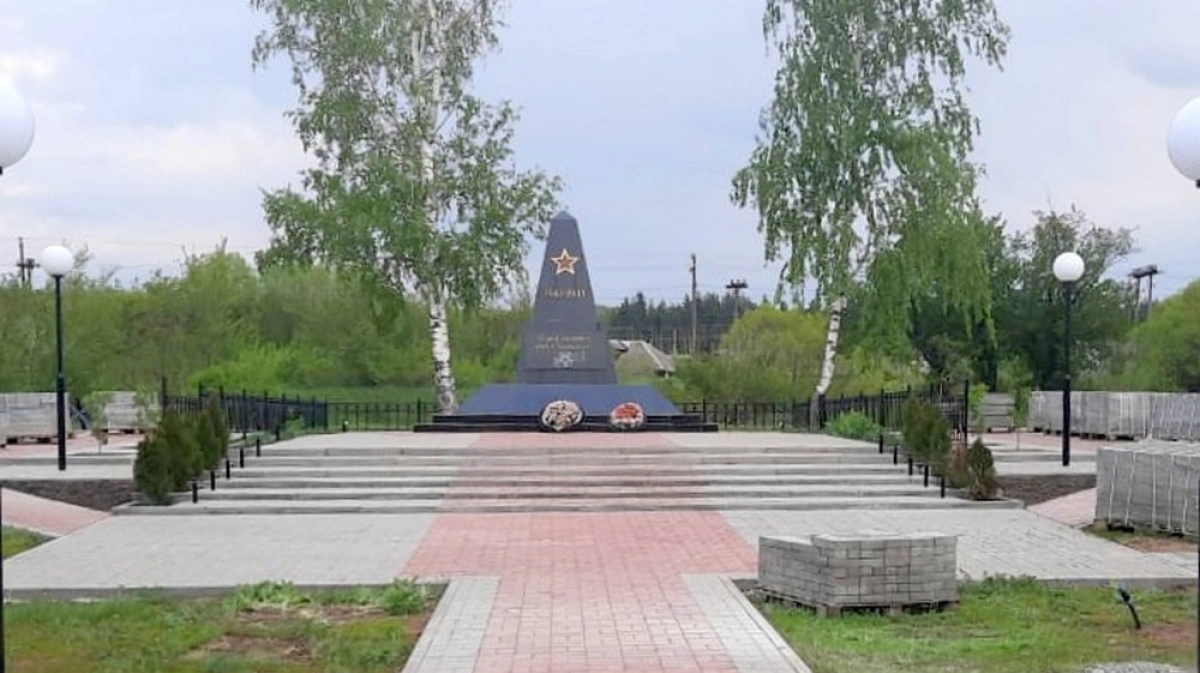 Село терновское. Поселок Верхнеижемский мемориал. Открытие памятника в селе Есипово. Советская, 28, Терновский р-н, Есипово п, Воронежская обл, Россия, 397100.