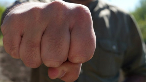 Житель Воронежской области ударил сотрудника Росгвардии кулаком в лицо