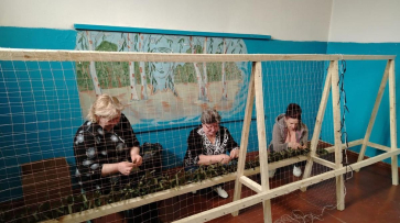 Волонтеры из грибановского села Новогольское отправили 10 масксетей бойцам СВО