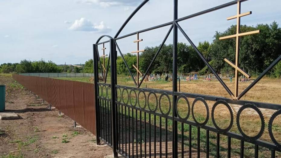 Общественники петропавловского села Новобогородицкое благоустроили 2 кладбища