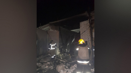 Воронежцам показали фотографии с места взрыва газового баллона в гараже