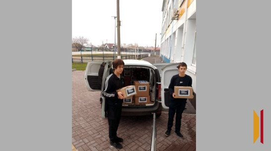 Педагоги и ученики Таловской школы передали более 150 посылок участникам СВО