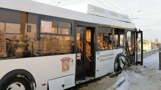 Водитель воронежского автобуса предстанет перед судом за ДТП с 12 пострадавшими