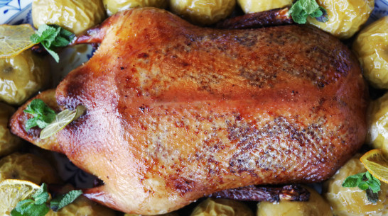 «Включите все органы чувств». Воронежский диетолог рассказала о полезном новогоднем застолье