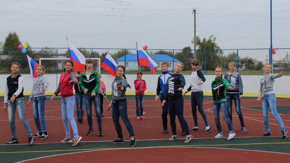 В Терновке открыли многофункциональную спортплощадку