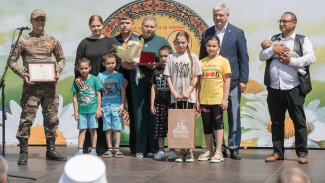 Воронежский губернатор вручил государственные награды многодетным семьям