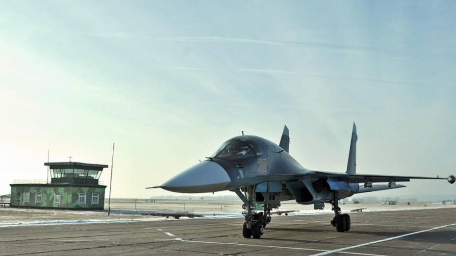 Видео аварии бомбардировщика Су-34 на воронежском аэродроме появилось в сети