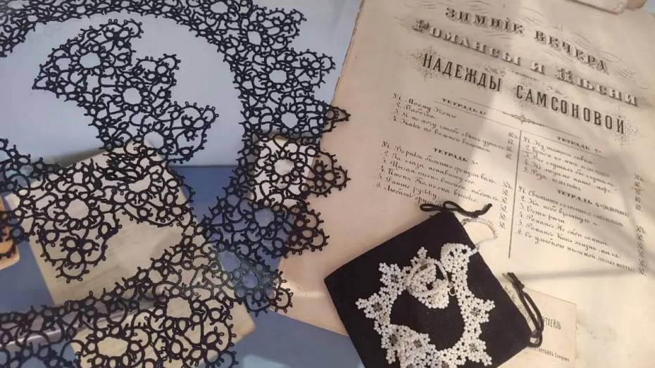 «Творчество с женским характером»: в Лисках открылась новая выставка