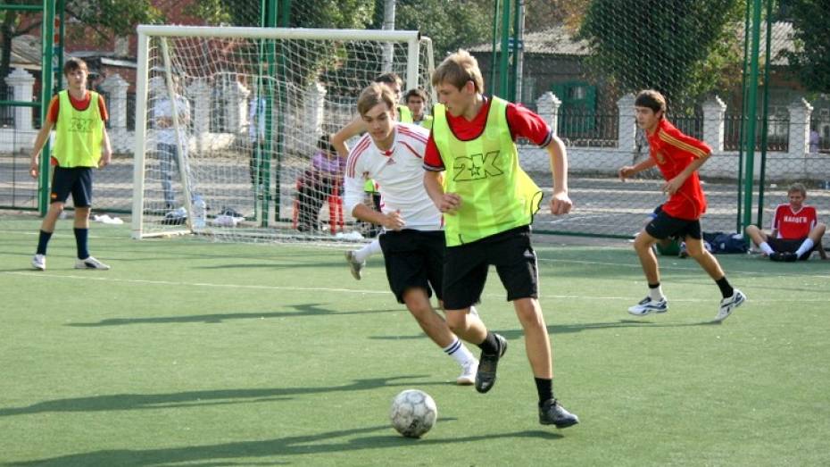 В чемпионате по дворовому футболу в Воронеже примут участие полторы тысячи юношей