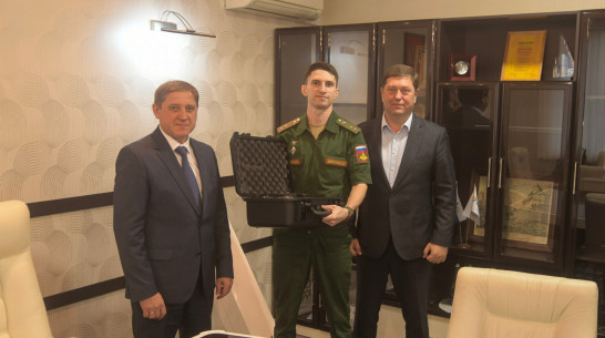 Депутаты гордумы продолжают помогать бойцам