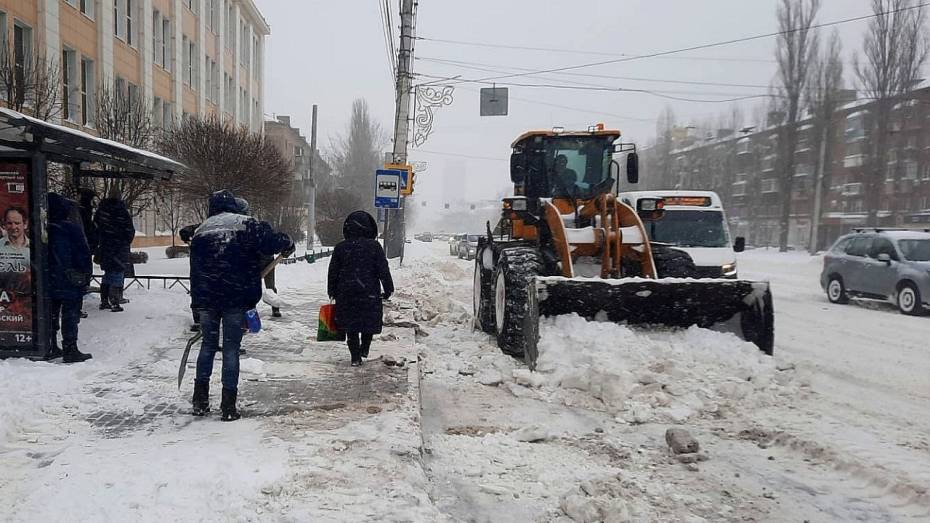 Мэрия Воронежа: будем работать в усиленном режиме до ликвидации последствий снегопада