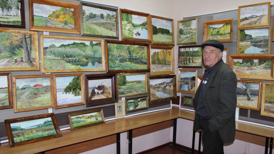 В Терновке открылась выставка живописи художника-любителя Анатолия Фролова
