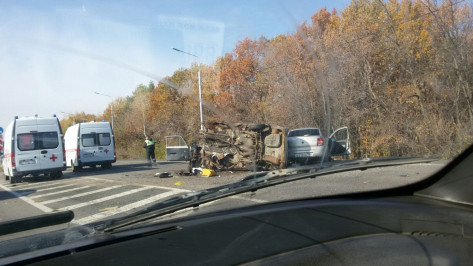 Под Воронежем ВАЗ отбросило на «Гранту»: 4 человека пострадали