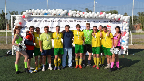 Бобровские футболисты завоевали «серебро» на областном турнире по мини-футболу