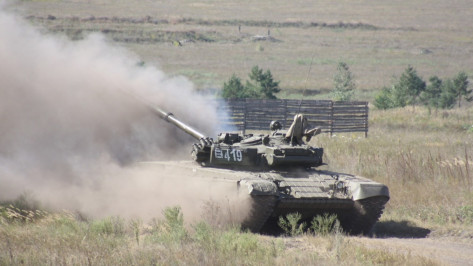 Танки Т-72БЗ уничтожили условного противника в Воронежской области