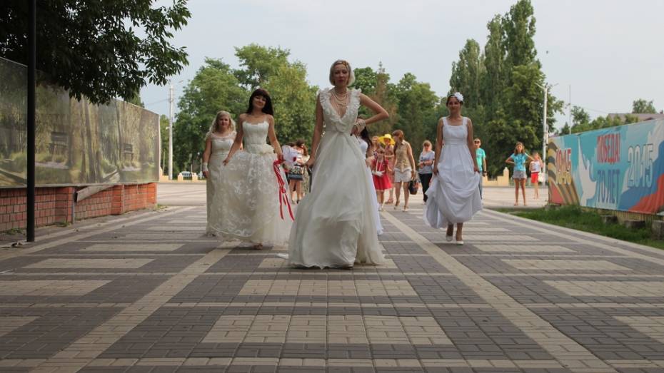 В Борисоглебске прошел парад невест