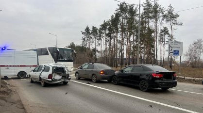 В Воронеже два человека пострадали в массовой аварии на левом берегу