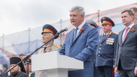 Губернатор Александр Гусев поздравил воронежцев с 78-летием Великой Победы