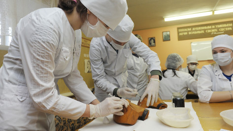 На стипендию правительства РФ смогут претендовать будущие медсестры и агрономы