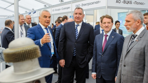 Вице-премьер Дмитрий Рогозин в Воронеже заявил о сокращении доли гособоронзаказа 