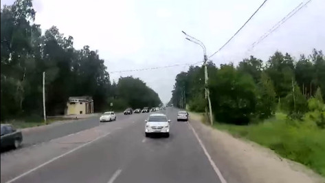 Видеорегистратор фуры снял момент смертельного лобового ДТП с Volkswagen в Воронеже