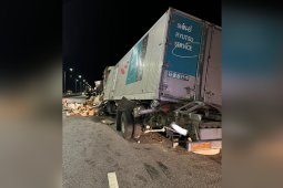 Житель Краснодарского края погиб при столкновении 3 грузовиков на трассе под Воронежем