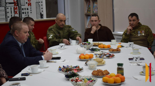 В Подгоренском районе ветераны боевых действий и участник СВО встретились с молодежью