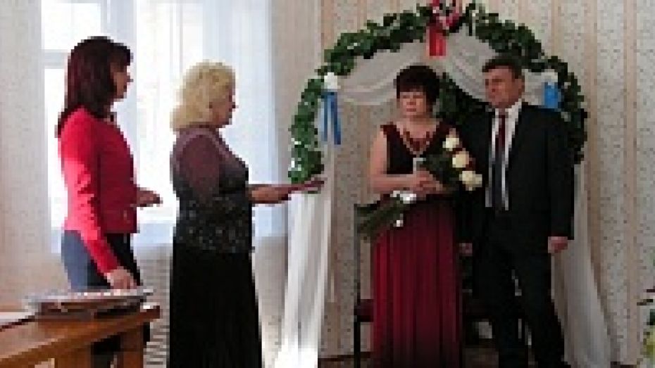 В Бутурлиновке отпраздновал серебряную свадьбу Герой Советского Союза 
