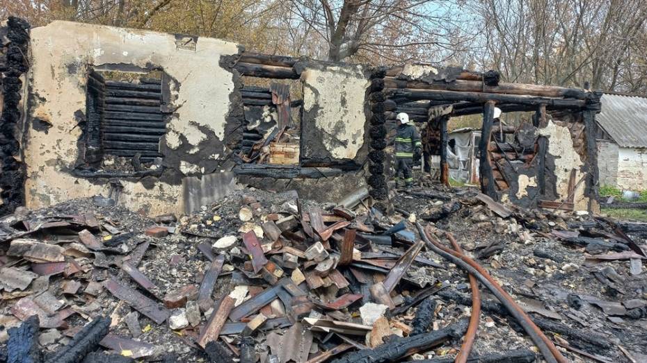 При пожаре в частном доме в россошанском хуторе Никоноровка погиб 39-летний мужчина